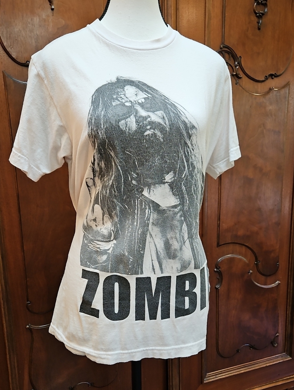 Rob Zombie Graphic Crew T-Shirt Flip Off Middle Finger White Black Sz M